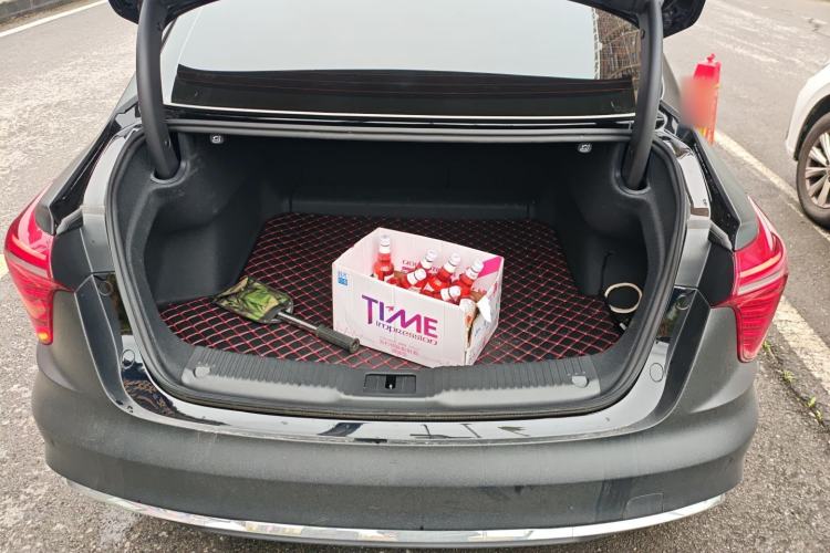 Used Hongqi H5 2024 1.5T DCT Smart Connect Flagship Edition Trunk