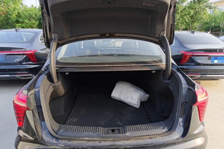 Used Hongqi H5 2024 1.5T DCT Smart Connect Flagship Edition Trunk