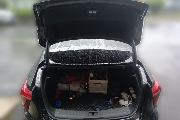 Used Hongqi H5 2024 2.0T Automatic Smart Connect Flagship Edition Trunk