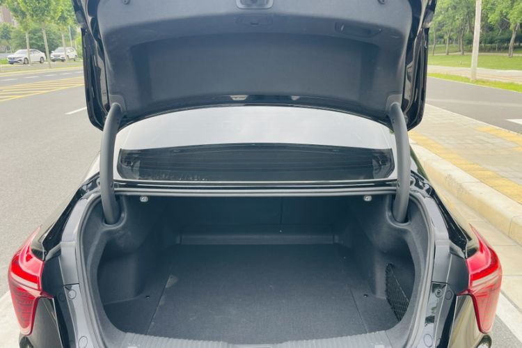Used Hongqi H5 2024 2.0T Automatic Smart Connect Flagship Edition Trunk
