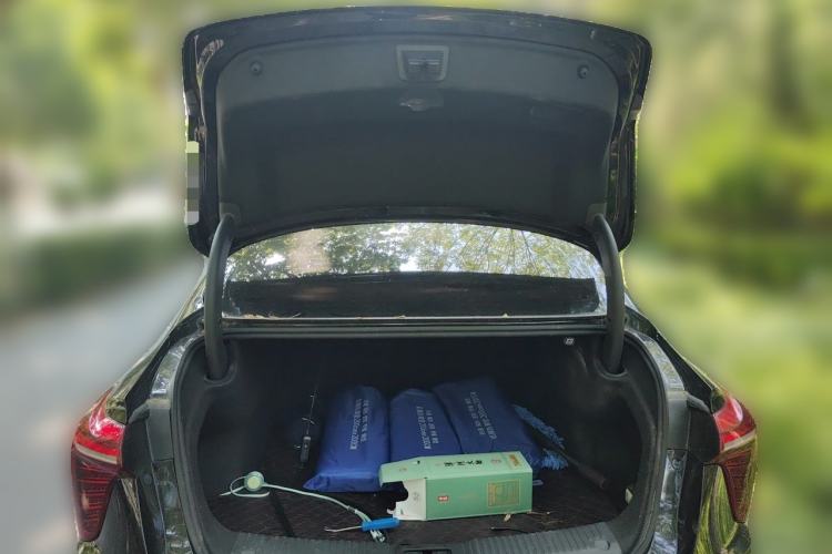 Used Hongqi H5 2024 2.0T Automatic Smart Connect Flagship Edition Trunk