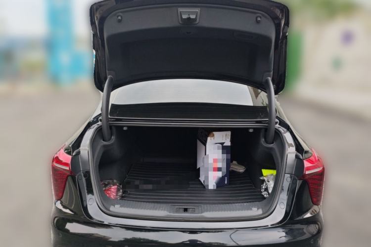 Used Hongqi H5 2024 2.0T Automatic Smart Connect Flagship Edition Trunk