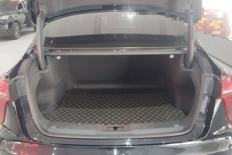 Used Hongqi H5 2024 2.0T Automatic Smart Connect Flagship Edition Trunk