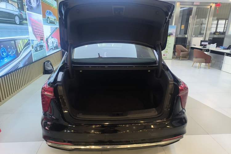 Used Hongqi H5 2024 1.5T DCT Smart Connect Flagship Edition Trunk