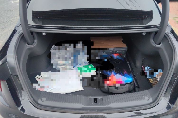 Used Hongqi H5 2024 1.5T DCT Smart Connect Flagship Edition Trunk