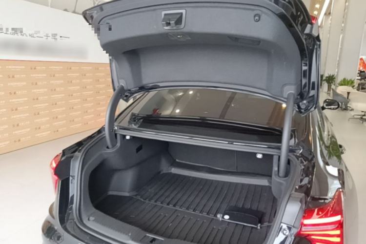 Used Hongqi H5 2024 2.0T Automatic Smart Connect Flagship Edition Trunk