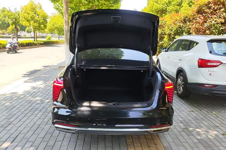 Used Hongqi H5 2024 1.5T DCT Smart Connect Flagship Edition Trunk
