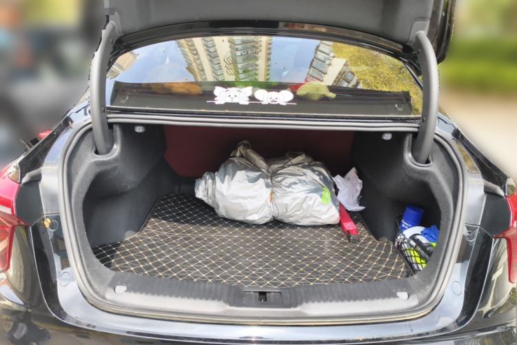 Used Hongqi H5 2024 2.0T Automatic Smart Connect Flagship Edition Trunk