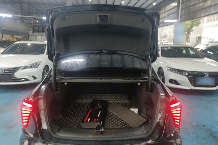 Used Hongqi H5 2024 1.5T DCT Smart Connect Flagship Edition Trunk