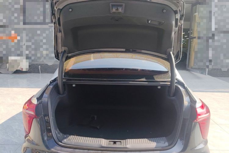 Used Hongqi H5 2024 2.0T Automatic Smart Connect Flagship Edition Trunk