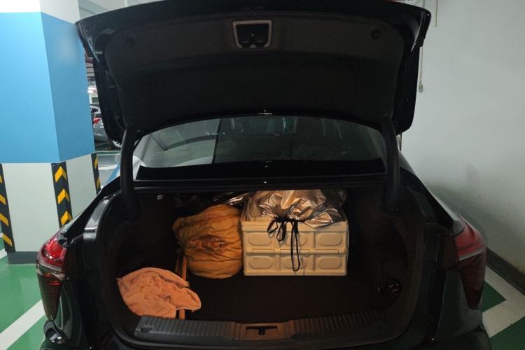 Used Hongqi H5 2024 1.5T DCT Smart Connect Flagship Edition Trunk