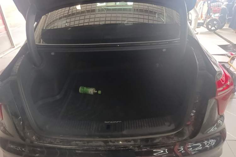 Used Hongqi H5 2024 1.5T DCT Smart Connect Flagship Edition Trunk
