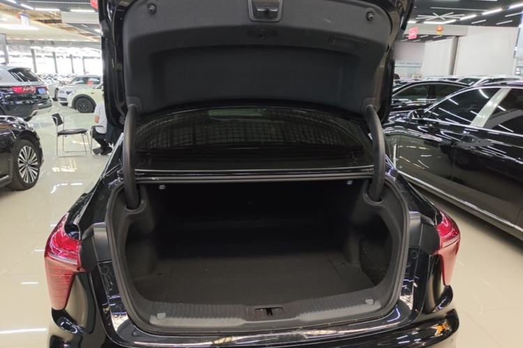 Used Hongqi H5 2024 1.5T DCT Smart Connect Flagship Edition Trunk