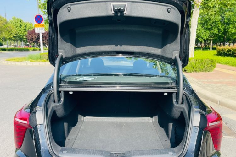 Used Hongqi H5 2024 1.5T DCT Smart Connect Flagship Edition Trunk