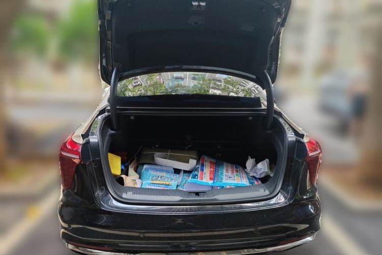 Used Hongqi H5 2024 2.0T Automatic Smart Connect Flagship Edition Trunk