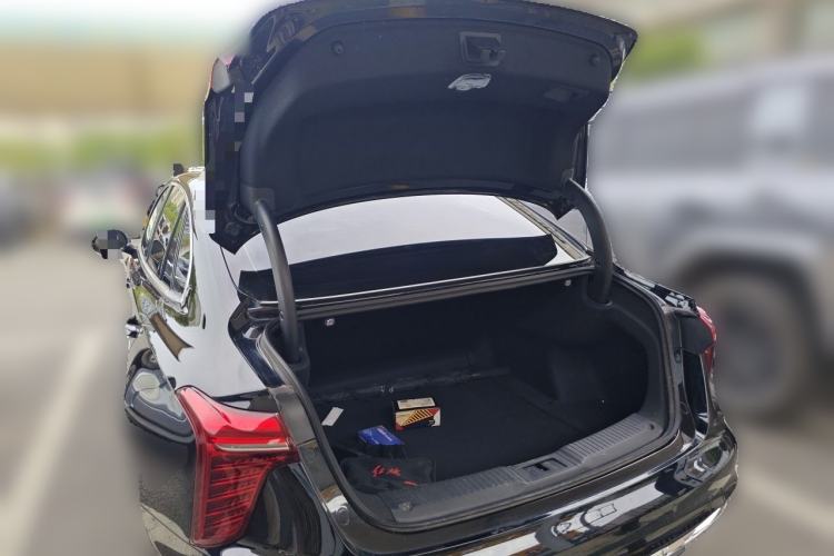 Used Hongqi H5 2024 2.0T Automatic Smart Connect Flagship Edition Trunk
