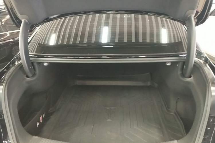 Used Hongqi H5 2024 1.5T DCT Smart Connect Flagship Edition Trunk