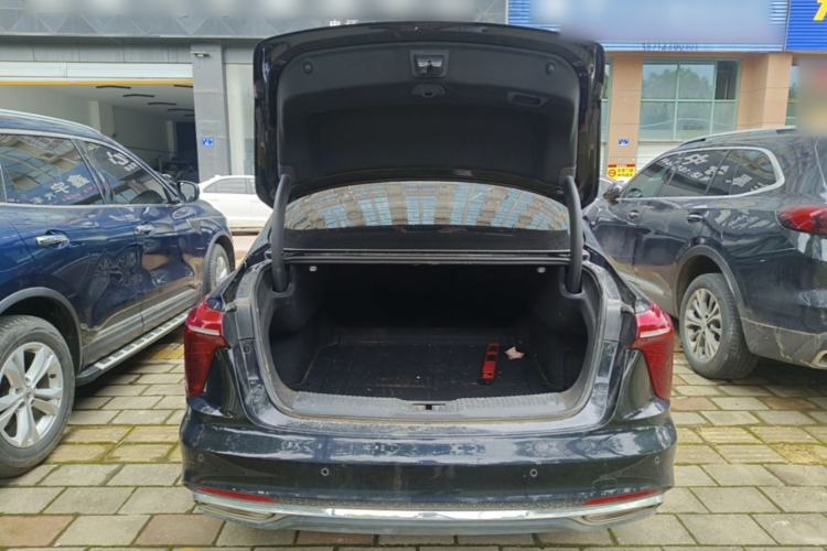 Used Hongqi H5 2024 2.0T Automatic Smart Connect Flagship Edition Trunk