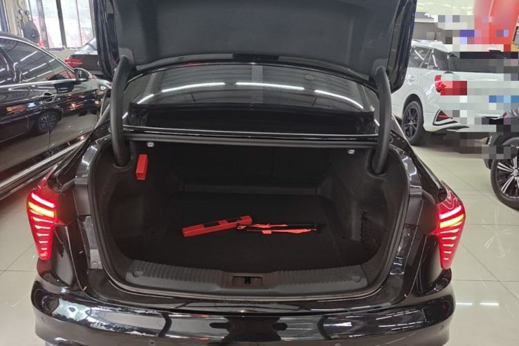 Used Hongqi H5 2024 1.5T DCT Smart Connect Flagship Edition Trunk