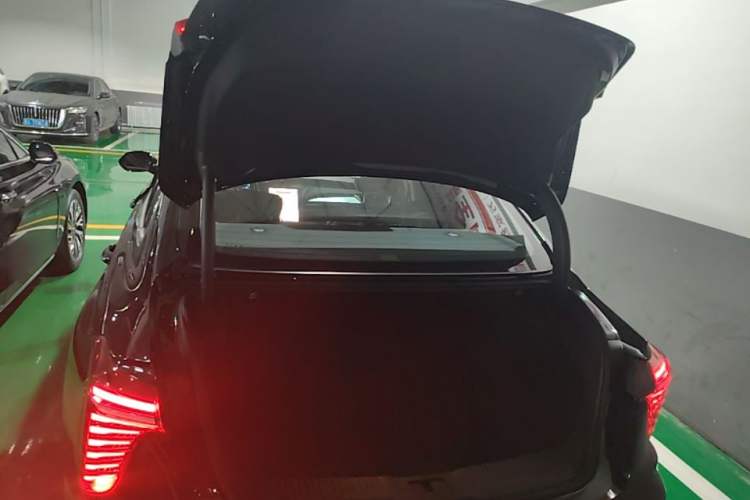 Used Hongqi H5 2024 1.5T DCT Smart Connect Flagship Edition Trunk