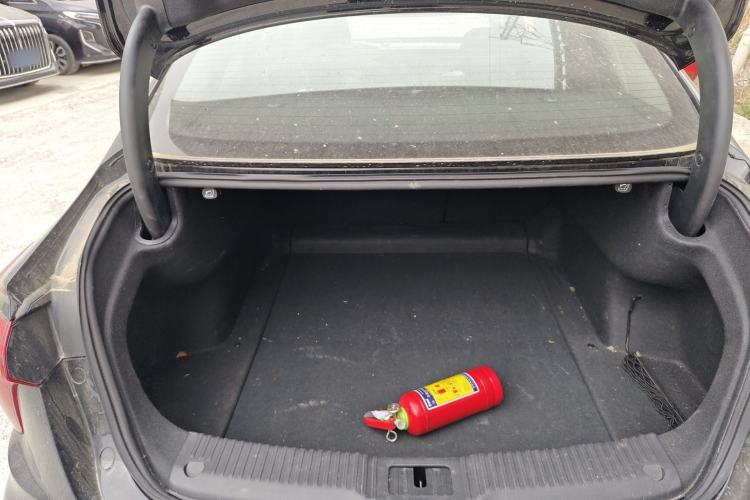 Used Hongqi H5 2024 1.5T DCT Smart Connect Flagship Edition Trunk