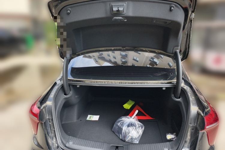Used Hongqi H5 2024 2.0T Automatic Smart Connect Flagship Edition Trunk