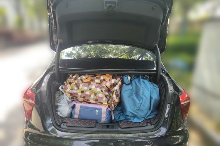 Used Hongqi H5 2024 2.0T Automatic Smart Connect Flagship Edition Trunk