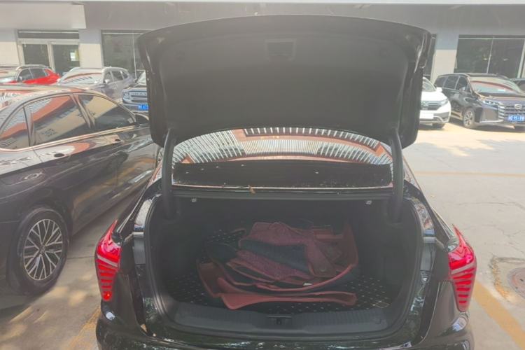 Used Hongqi H5 2024 1.5T DCT Smart Connect Flagship Edition Trunk
