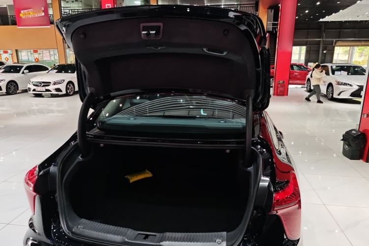 Used Hongqi H5 2024 1.5T DCT Smart Connect Flagship Edition Trunk
