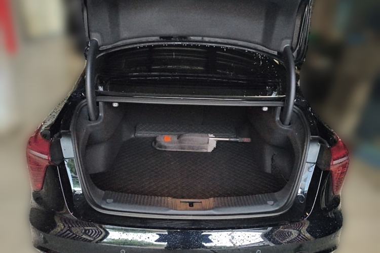 Used Hongqi H5 2024 2.0T Automatic Smart Connect Flagship Edition Trunk