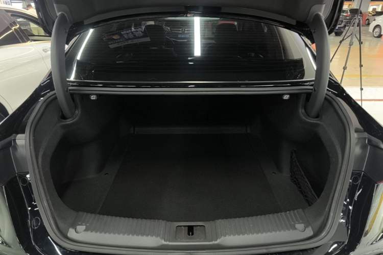 Used Hongqi H5 2024 2.0T Automatic Smart Connect Flagship Edition Trunk