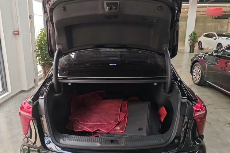 Used Hongqi H5 2024 1.5T DCT Smart Connect Flagship Edition Trunk