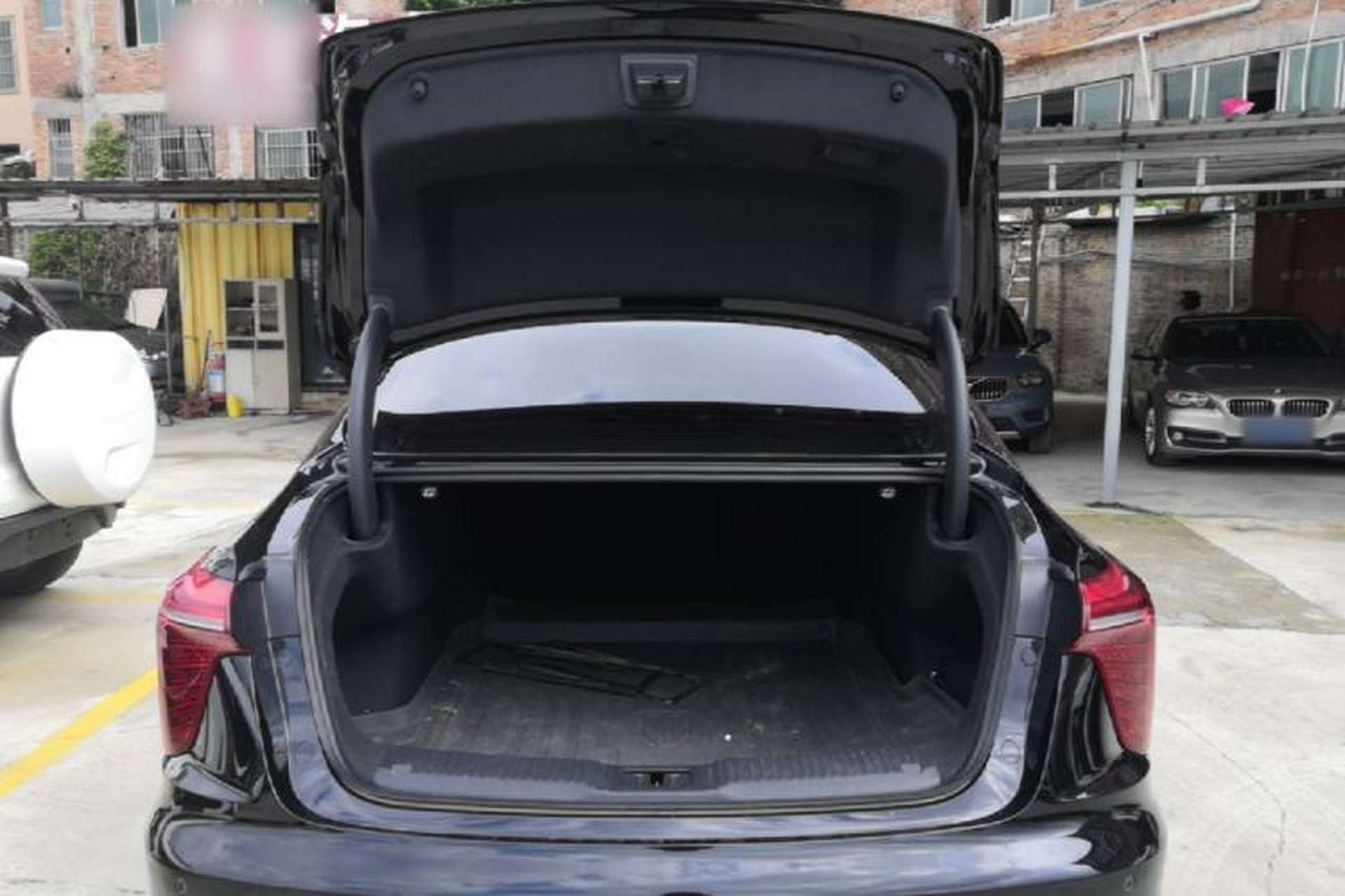 Used Hongqi H5 2024 2.0T Automatic Smart Connect Flagship Edition Trunk