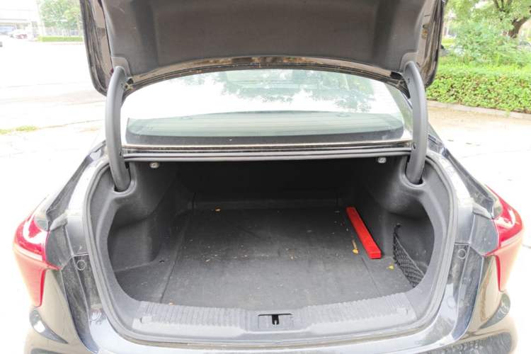 Used Hongqi H5 2024 1.5T DCT Smart Connect Flagship Edition Trunk
