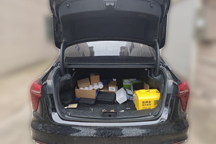 Used Hongqi H5 2024 2.0T Automatic Smart Connect Flagship Edition Trunk