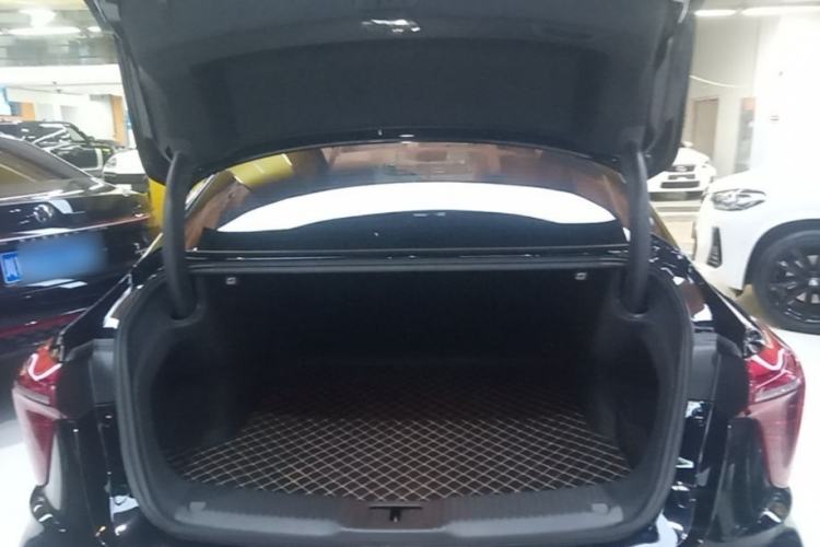 Used Hongqi H5 2024 1.5T DCT Smart Connect Flagship Edition Trunk