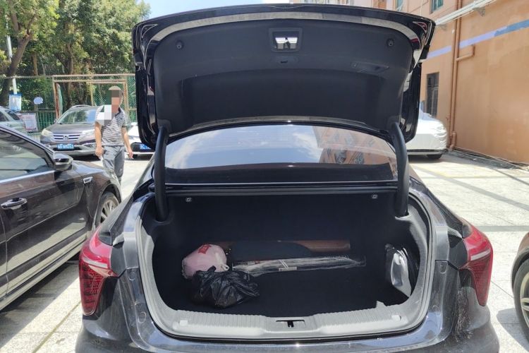 Used Hongqi H5 2024 2.0T Automatic Smart Connect Flagship Edition Trunk