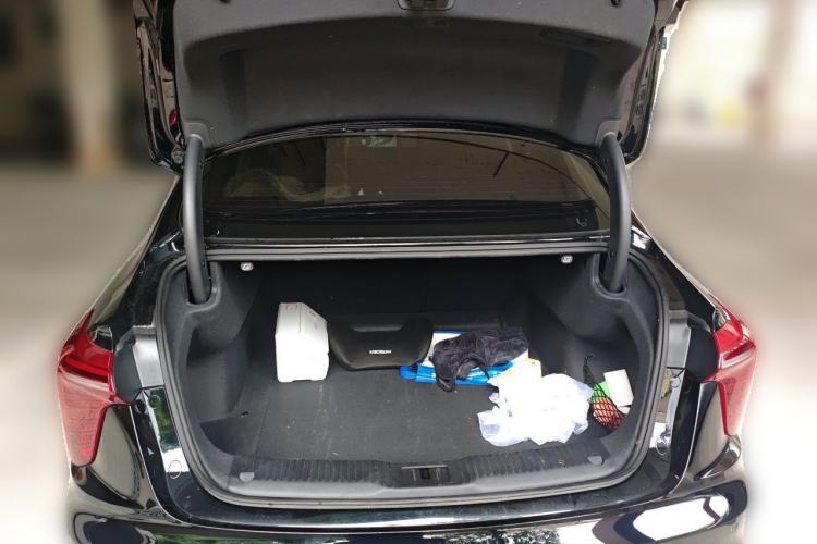 Used Hongqi H5 2024 2.0T Automatic Smart Connect Flagship Edition Trunk