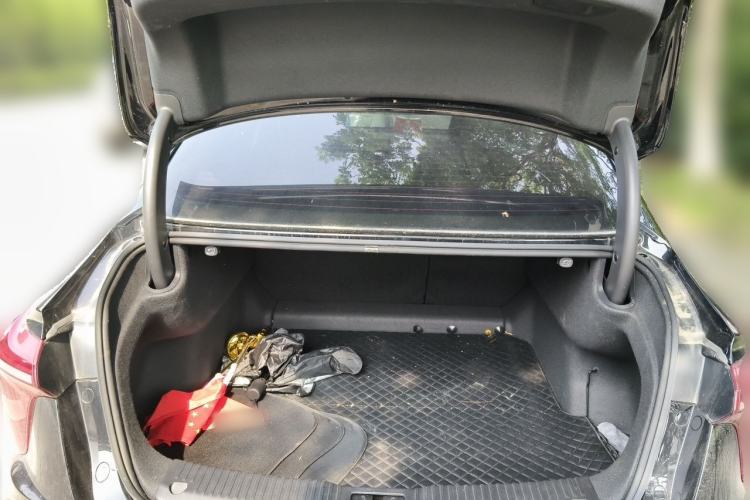 Used Hongqi H5 2024 2.0T Automatic Smart Connect Flagship Edition Trunk