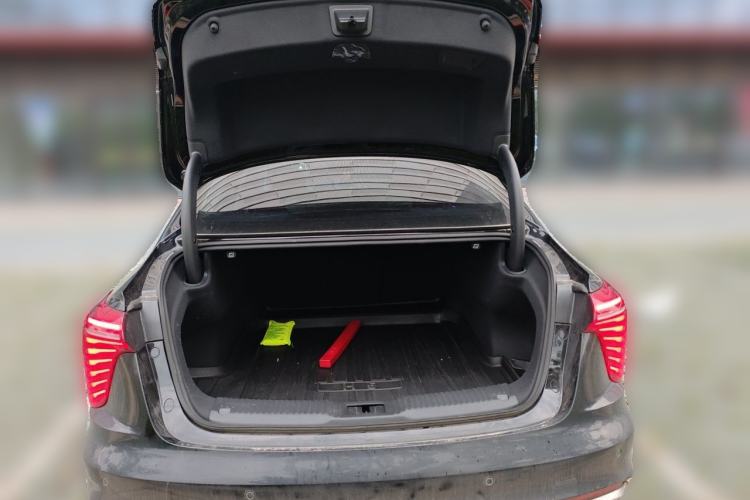 Used Hongqi H5 2024 1.5T DCT Smart Connect Flagship Edition Trunk
