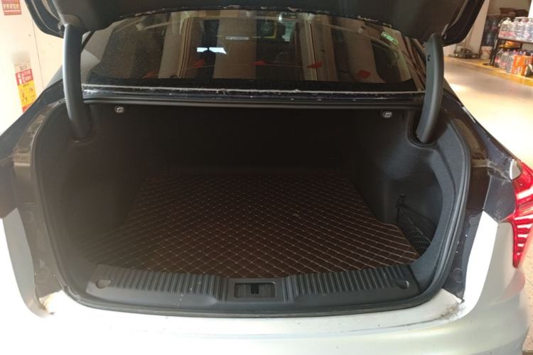 Used Hongqi H5 2024 2.0T Automatic Smart Connect Flagship Edition Trunk