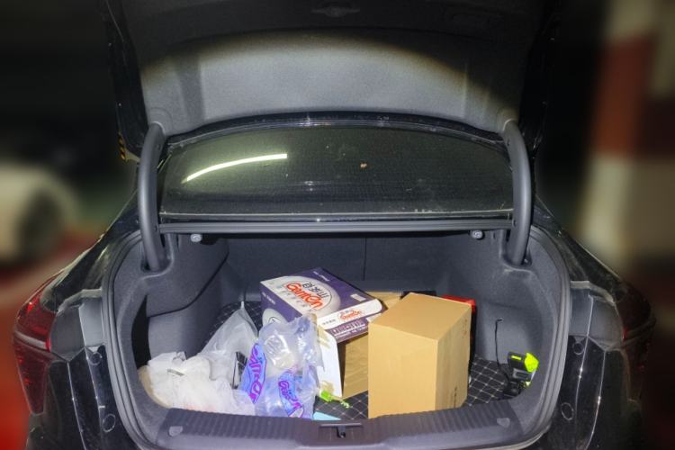 Used Hongqi H5 2024 2.0T Automatic Smart Connect Flagship Edition Trunk