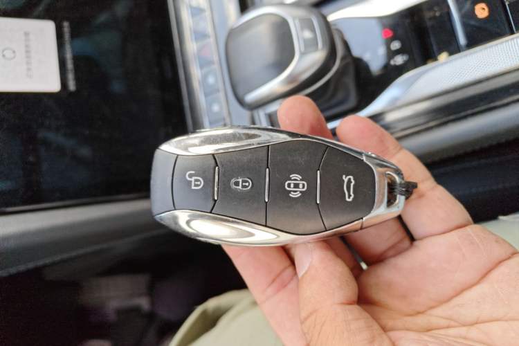 Used Hongqi H5 2024 1.5T DCT Smart Connect Flagship Edition Vehicle Key
