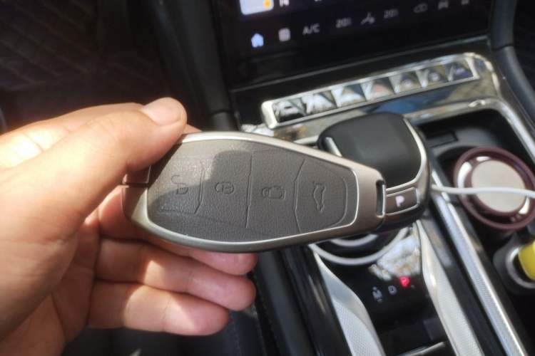 Used Hongqi H5 2024 1.5T DCT Smart Connect Flagship Edition Vehicle Key