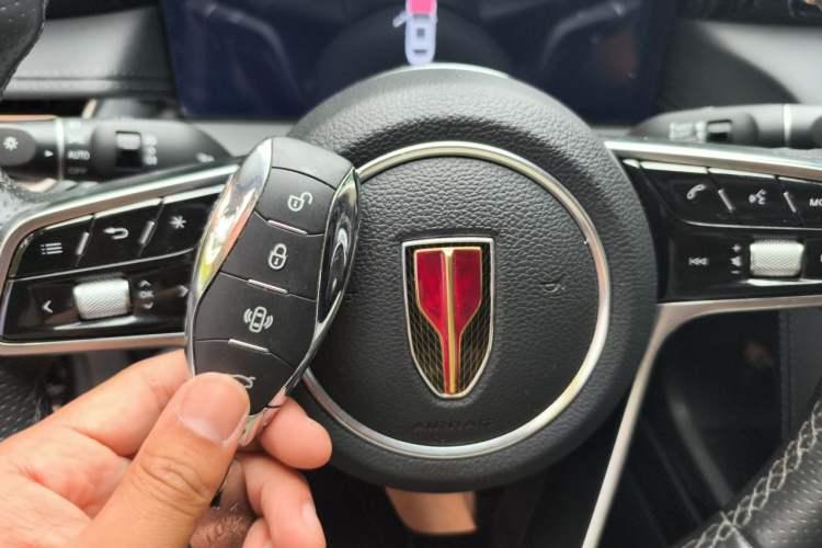 Used Hongqi H5 2024 2.0T Automatic Smart Connect Flagship Edition Vehicle Key