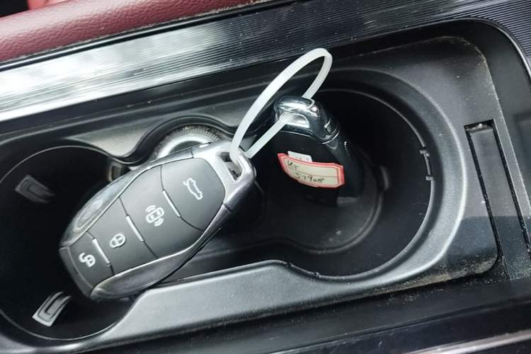 Used Hongqi H5 2024 1.5T DCT Smart Connect Flagship Edition Vehicle Key