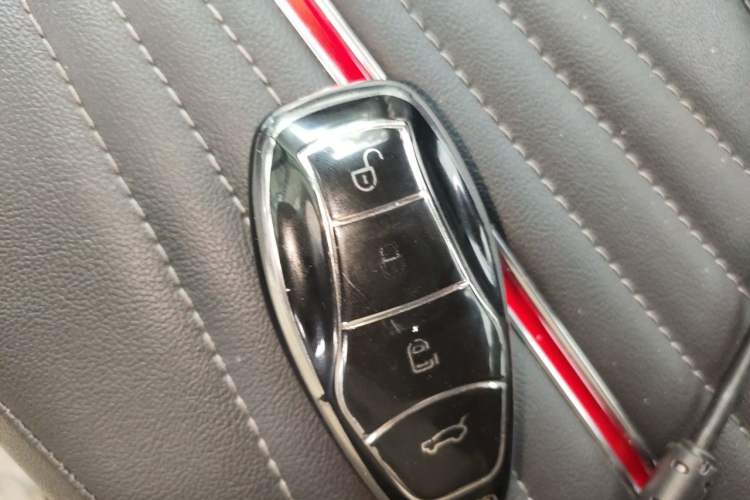 Used Hongqi H5 2024 2.0T Automatic Smart Connect Flagship Edition Vehicle Key