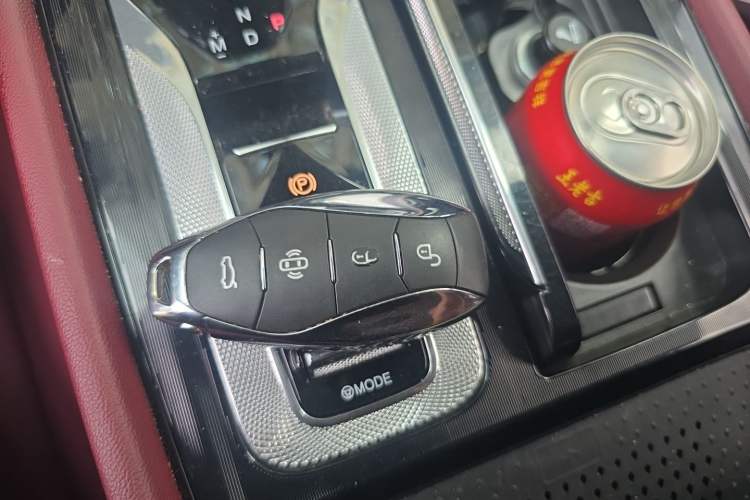 Used Hongqi H5 2024 2.0T Automatic Smart Connect Flagship Edition Vehicle Key
