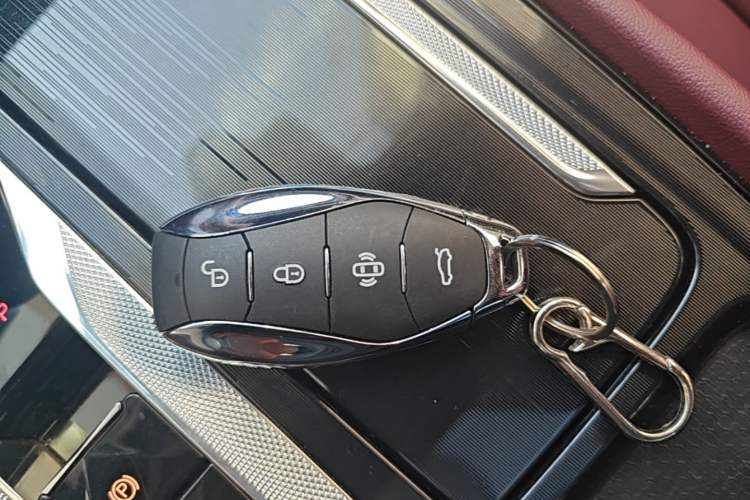 Used Hongqi H5 2024 1.5T DCT Smart Connect Flagship Edition Vehicle Key