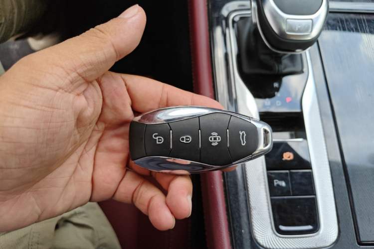 Used Hongqi H5 2024 1.5T DCT Smart Connect Flagship Edition Vehicle Key